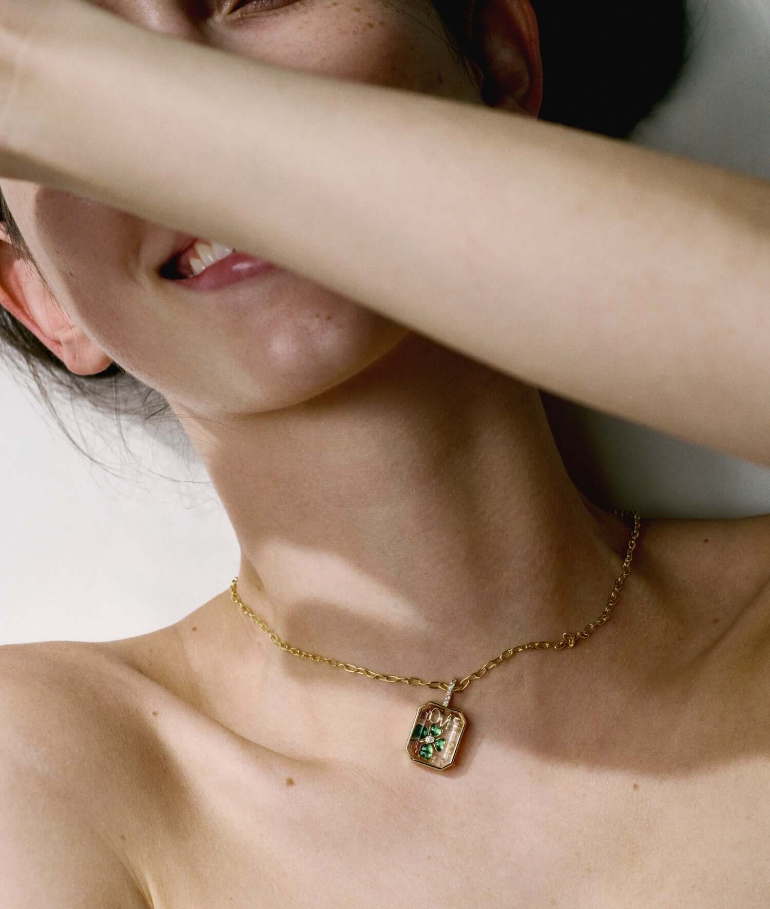 Baguette Gold Locket 18K - Image 3