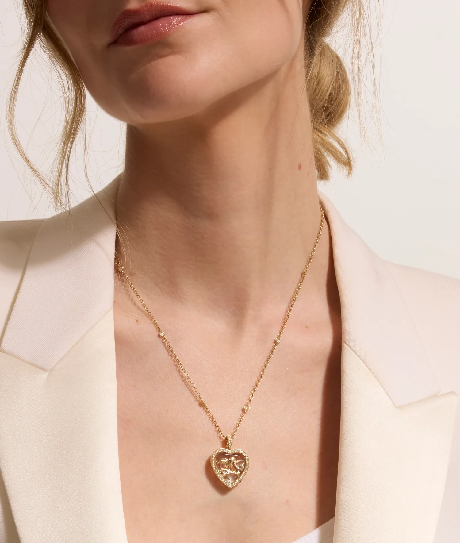 Heritage Diamond Heart Gold Locket 18k - Image 4