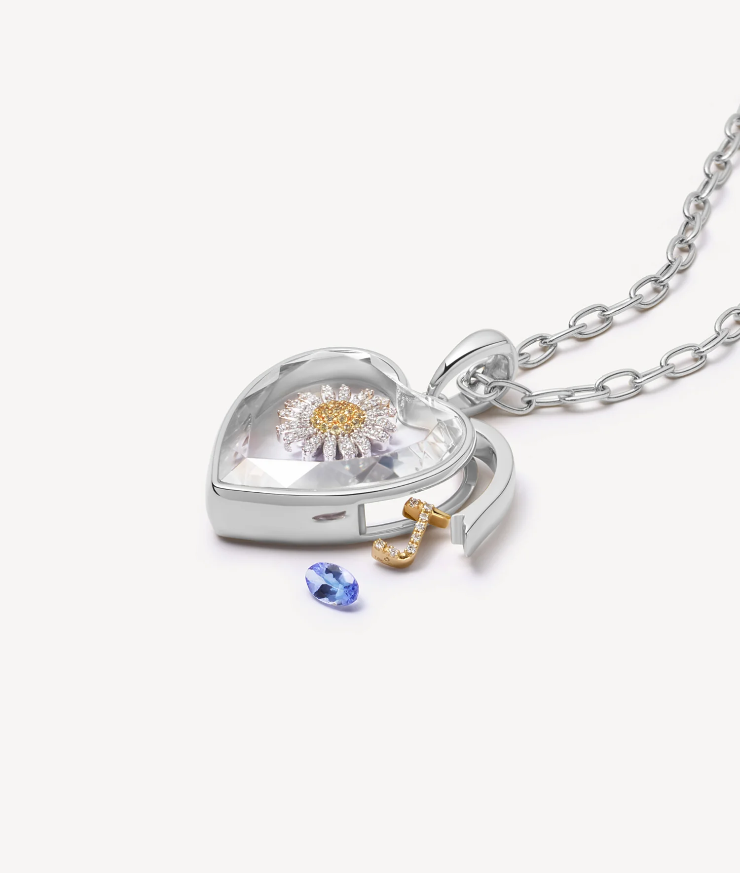 Midi White Heart of Gold Locket 18k - Image 3
